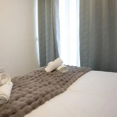 Modern 2br With Stunning Sea Views In Gozo By 360 Estates